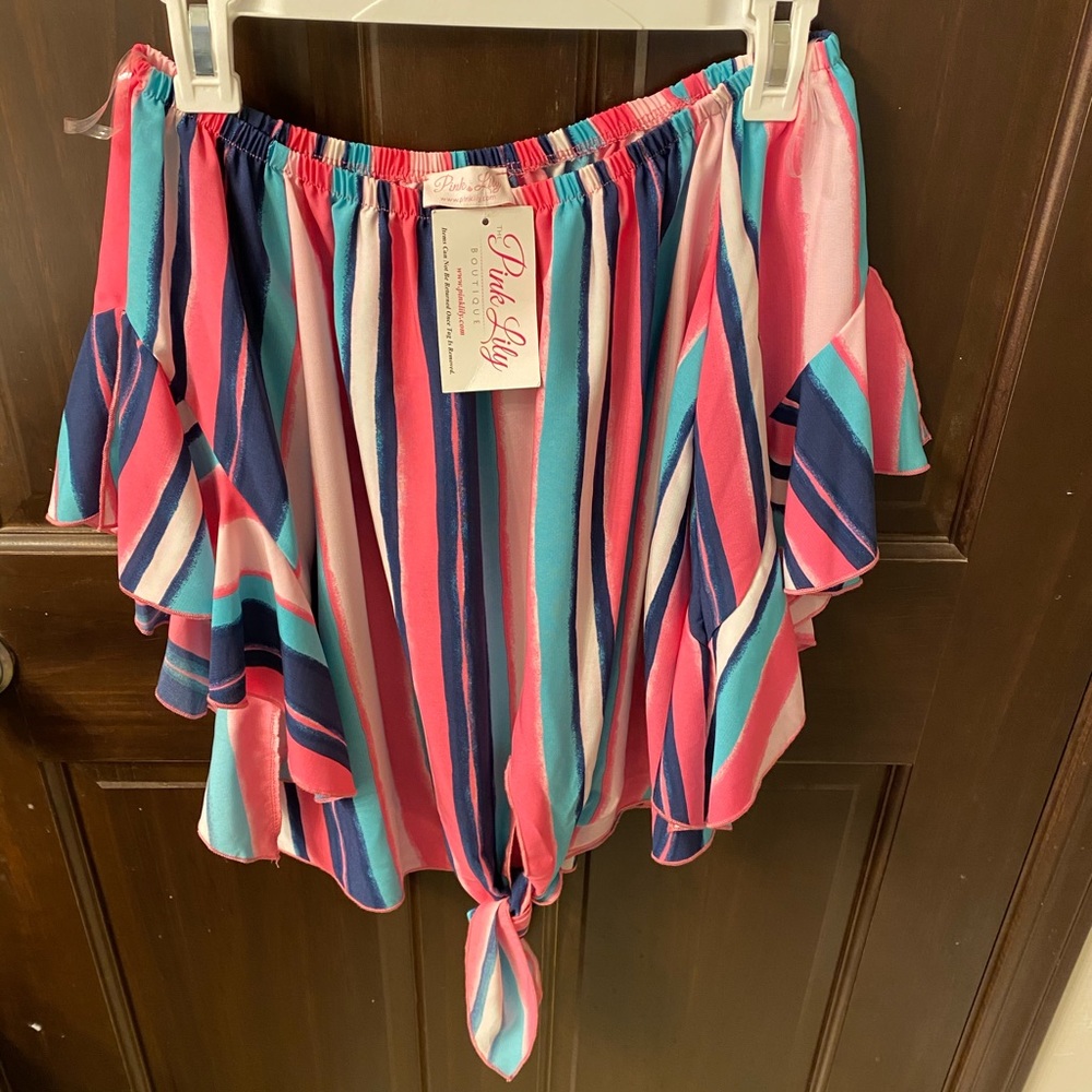 Pink Lily Off the shoulders Shirt - size small